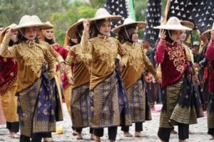FOTO-FOTO Indahnya Ranah Minang! Banyak Ragam Seni Budaya Minangkabau yang Mempesona 