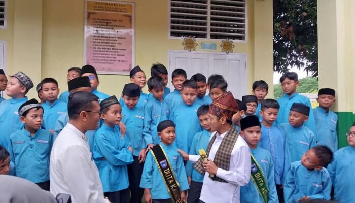 Kembalikan Keseharian Anak Seperti Tempo Dulu, Wamendikdasmen Luncurkan Gerakan 7 Kebiasaan Anak Hebat di Padang