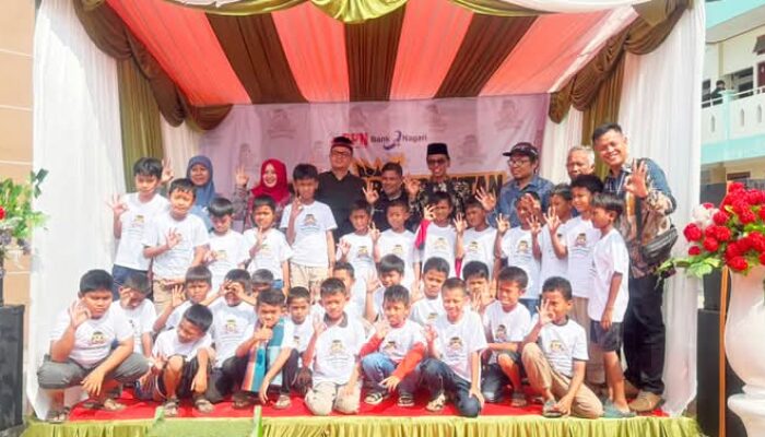 Bank Nagari Bersama RPN Kembali Khitan 50 Anak SD di Dadok Tunggul Hitam Padang