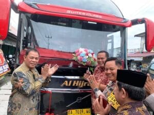 Syukuran Lounching 12 Unit Bus Baru Tronton Volvo, PO Al Hijrah Umrohkan 4 Penumpangnya