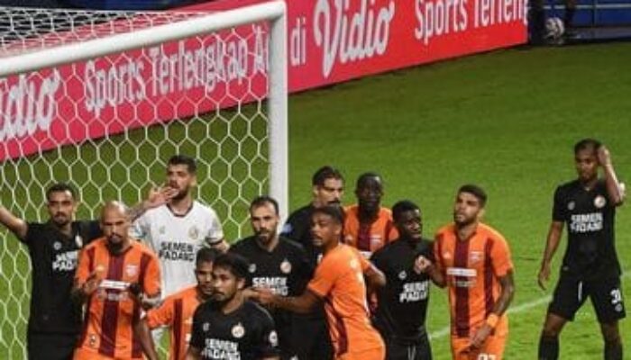 Gasak Borneo 1-3! Pemain Asing Baru Semen Padang FC “Menggila” di Stadion Batakan Balikpapan
