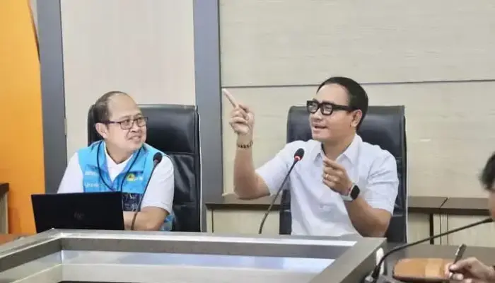 Datangi PLN UID Sumbar, Bupati Mentawai Perjuangkan Listrik 24 Jam Bagi Warganya