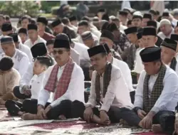 Shalat Ied Khidmat, Warga Solok Selatan Berbondong-bondong Rayakan Idul Fitri di Kantor Bupati