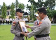 Kapolres Pasaman Barat Berhentikan Anggota Pelanggar Kode Etik dan Beri Penghargaan untuk Polisi Berprestasi
