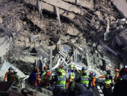 FOTO: Parahnya Gempa Myanmar-Thailand, Gedung Bertingkat Hancur, Korban Diprediksi Capai 10 Ribu Jiwa