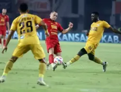 BREAKING NEWS: Semen Padang FC Gasak Persija 2-0 di Stadion Pakansari Bogor