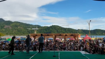 H+3 Lebaran, Warga Mulai Menyemut Kunjungi Pantai Carocok Painan