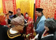 Wabup Tanah Datar Apresiasi Prosesi “Malewakan Gala Datuk” di Nagari Rambatan