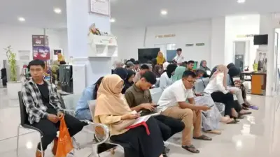 Mal Pelayanan Publik Kota Padang Langsung Dipadati Pengunjung di Hari Pertama Kerja