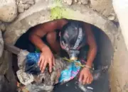 Aksi Heroik Petugas PUPR di Padang! Masuk Polongan Kecil Bersihkan Saluran Dipenuhi Sampah