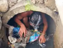 Aksi Heroik Petugas PUPR di Padang! Masuk Polongan Kecil Bersihkan Saluran Dipenuhi Sampah