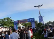 Semarak! Puluhan Ribu Peserta Ikuti Fun Walk Bersama Gebu Minang di Sepanjang Pantai Padang
