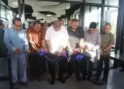 Mantan Wakil Gubernur Kembangkan Bisnis Kuliner di Pantai Padang