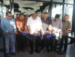 Mantan Wakil Gubernur Kembangkan Bisnis Kuliner di Pantai Padang