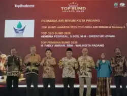 Walikota Fadly Amran Pembina Terbaik, Dirut Perumda AM Padang CEO Terbaik