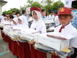 Tak Hanya Seragam Sekolah, LKS Juga Digratiskan di Padang