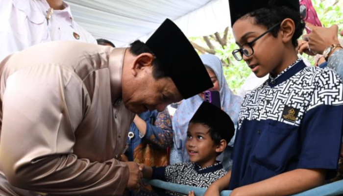 5.000 Bingkisan Idul Fitri Dibagikan ke Warga saat Open House di Istana Negara