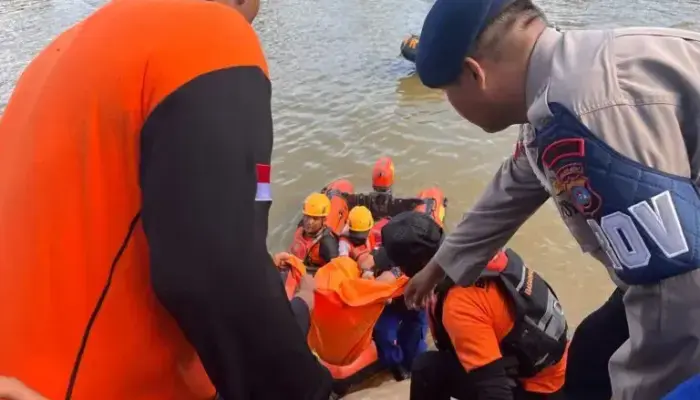 Diduga Tak Bisa Berenang, Bocah 11 Tahun Ditemukan Meninggal Dunia di Dasar Sungai Simpang Kalumpang