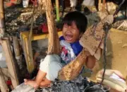 Bukan PHK, Ternyata Ini Penyebab Munculnya Orang Miskin Baru di Indonesia