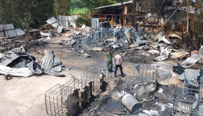 Diduga Ilegal, Warga Resah! Saksi Mata Ungkap Kebakaran Gudang BBM di Bukittinggi