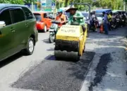 Dinas PUPR Padang Tambal Sulam 85 Titik Jalan Berlobang