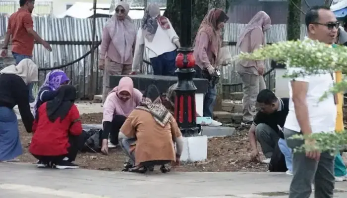 20 Mei, Seluruh Warga Tanah Daftar Gotong Royong Massal Bersihkan Lingkungan
