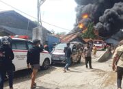 BREAKINGNEWS: PT Teluk Luas Terbakar, Asap Hitam Tebal Selimuti Kota Padang