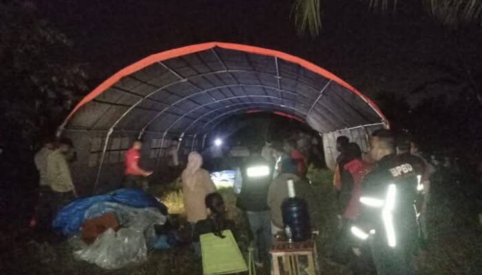 6 Keluarga Terdampak Kebakaran Hebat Pabrik Karet, BPBD Kota Padang Dirikan Tenda Evakuasi Sementara