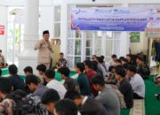 Serahkan Rp498 Juta untuk Calon Mahasiswa, Bupati Eka Putra Pastikan Tak Ada Siswa Tatah Datar Putus Kuliah