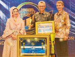 Penghargaan Lagi! Bank Nagari Syariah Terima The Best Performance-Gold Award (Excellent) 4 Stars 