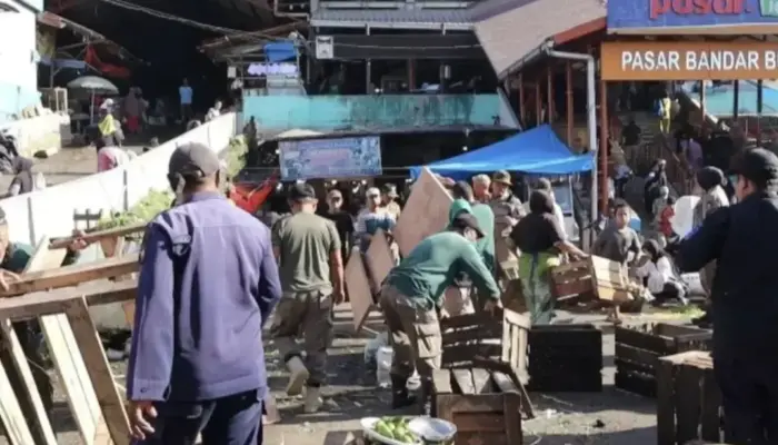 Lahan Parkir Bersih dari Lapak PKL, Masyarakat Kini Nyaman Belanja ke Pasar Bandar