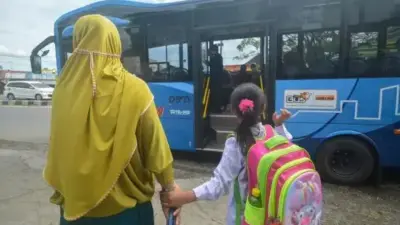 Kado Spesial Hardiknas, Tarif Trans Padang Cukup 2 Rupiah Bagi Pelajar