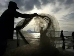 Stop Gunakan Lampara Dasar! Pemerintah Siapkan Alat Tangkap Alternatif Bagi Nelayan Air Haji