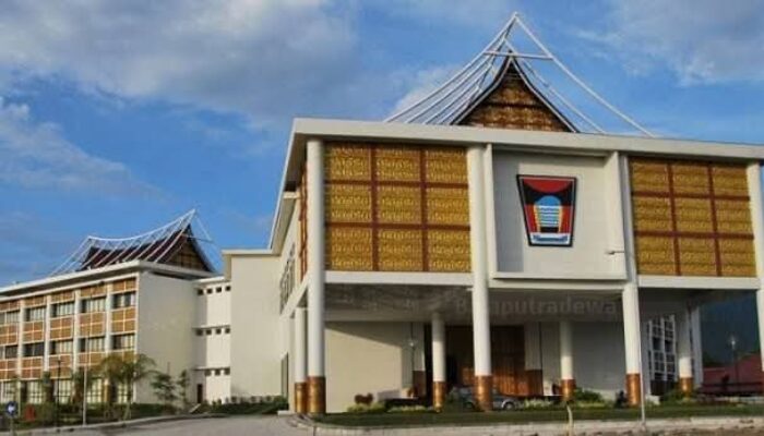 Shalat Idul Addha di Lapangan Apeksi Balaikota Padang Jumat 6 Juni, H. Salmadanis Jadi Khatib