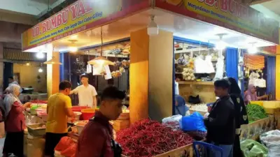Kisah Warga Padang Masak Rendang Daging Kurban Saat Harga Kelapa Selangit