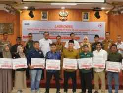 Sinergi PT Semen Padang dan Pemko Padang Kucurkan Rp2,29 Miliar Bantu Ekonomi 4.400 Warga