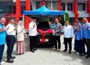RSAM Bukittinggi dapat Bantuan Mobil Operasional dari CSR Bank Nagari