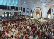 Warga Padang Antusias Sambut Tahun Baru Islam 1 Muharram 1447 di Masjid Raya Sumbar