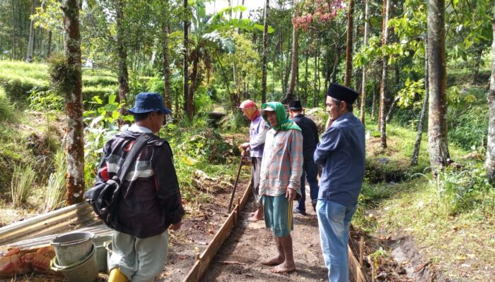 Pemerintah Nagari Batipuah Ateh Bangun Jalan Desa Batu Ampa-Salayan Jorong Sawah Diujuang