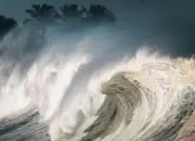 BREAKINGNEWS: Gempa Dahsyat 8,7 M Disertai Tsunami Hantam Rusia