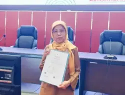 Kisah Haru “Bucin” Honorer di Pemko Padang, Terima SK Pengangkatan di Usia Jelang Pensiun