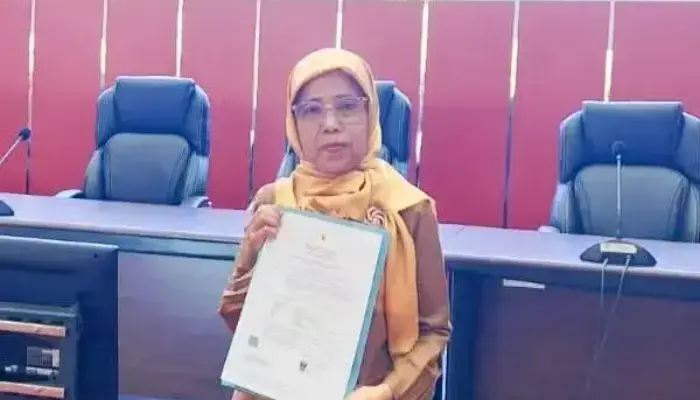 Kisah Haru “Bucin” Honorer di Pemko Padang, Terima SK Pengangkatan di Usia Jelang Pensiun