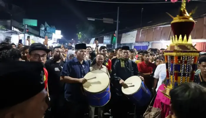 VIDEO: Prosesi “Maarak Jari-Jari” Tabuik Piaman 2025 Berlangsung Semarak