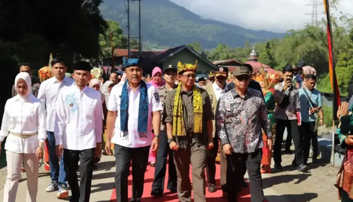 Selesai Dibangun Kembali, Kepala BNPB RI Resmikan Jalan dan Jembatan Pasca Galodo Gunung Marapi 