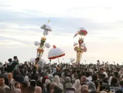 200 Ribu Lebih Wisatawan Saksikan Pesona Hoyak Tabuik Piaman 2025 di Pantai Gandoriah