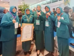 Kader PKK Kota Padang Raih Pin Emas Adhi Bakti di Puncak HKG PKK 2025 Samarinda