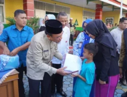 Cerita Warga Tentang Program Padang Juara: Alhamdulillah! Seragam Gratis Kami Terima Jelang Sekolah Dimulai