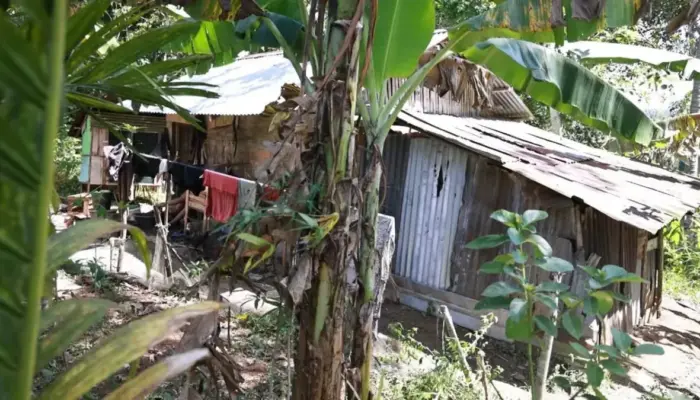 Potret Kemiskinan Warga Viral di Media Sosial, Begitu Parahkah Tanah Datar?