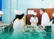 Master Chef Indonesia Lord Adi Ajarkan Cara Jitu Memasak Bagi Siswa SMKN 1 Padang Panjang 