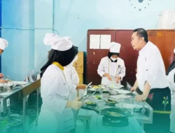 Master Chef Indonesia Lord Adi Ajarkan Cara Jitu Memasak Bagi Siswa SMKN 1 Padang Panjang 